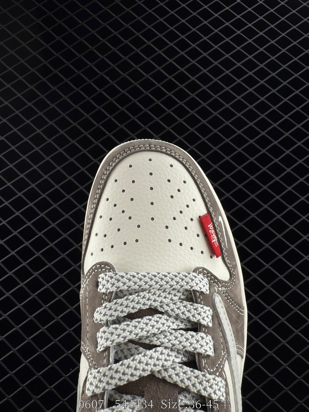 Travis Scott x Air Jordan 1 ” Reverse Mocha “